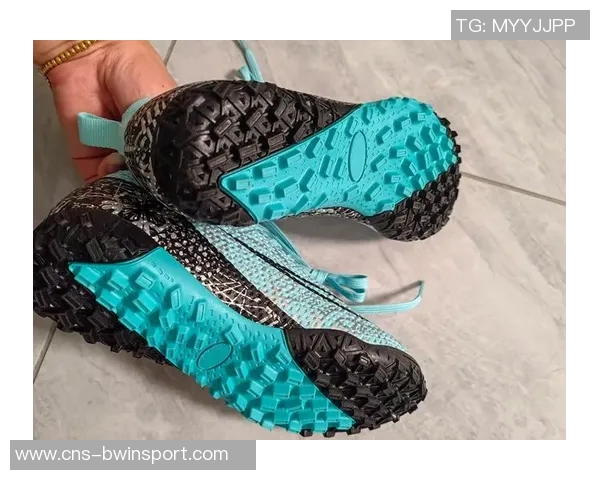 小李子足球鞋的魅力与性能解析让你在球场上尽显风采